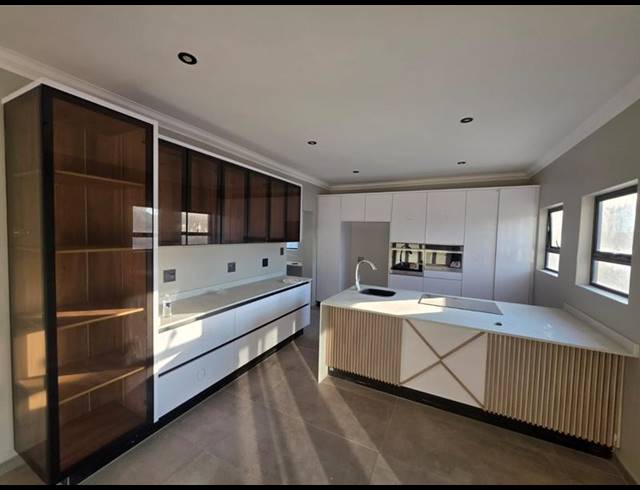5 BEDROOM HOUSE FOR SALE IN SAVANNAH COUNTRY ESTATE